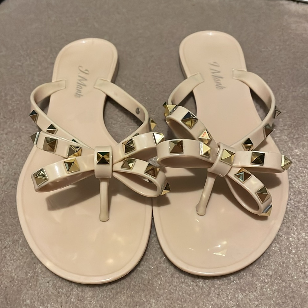 Studded bow sandals size 6